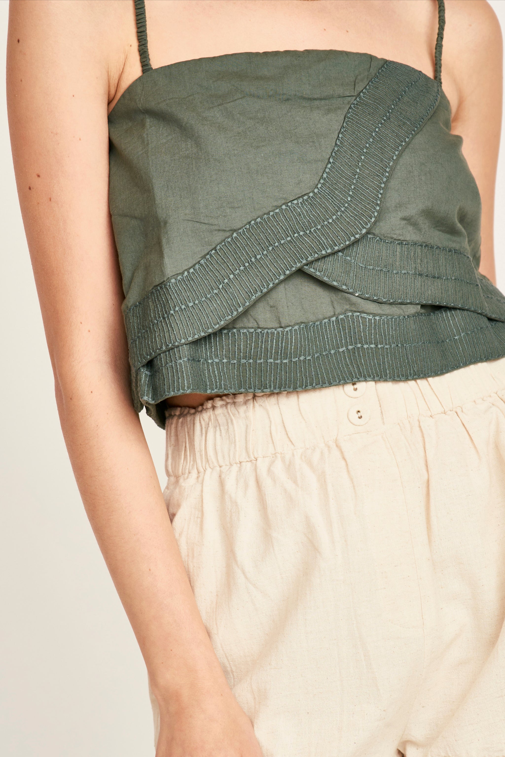 Bahia Cropped Tank in Verde Fossil