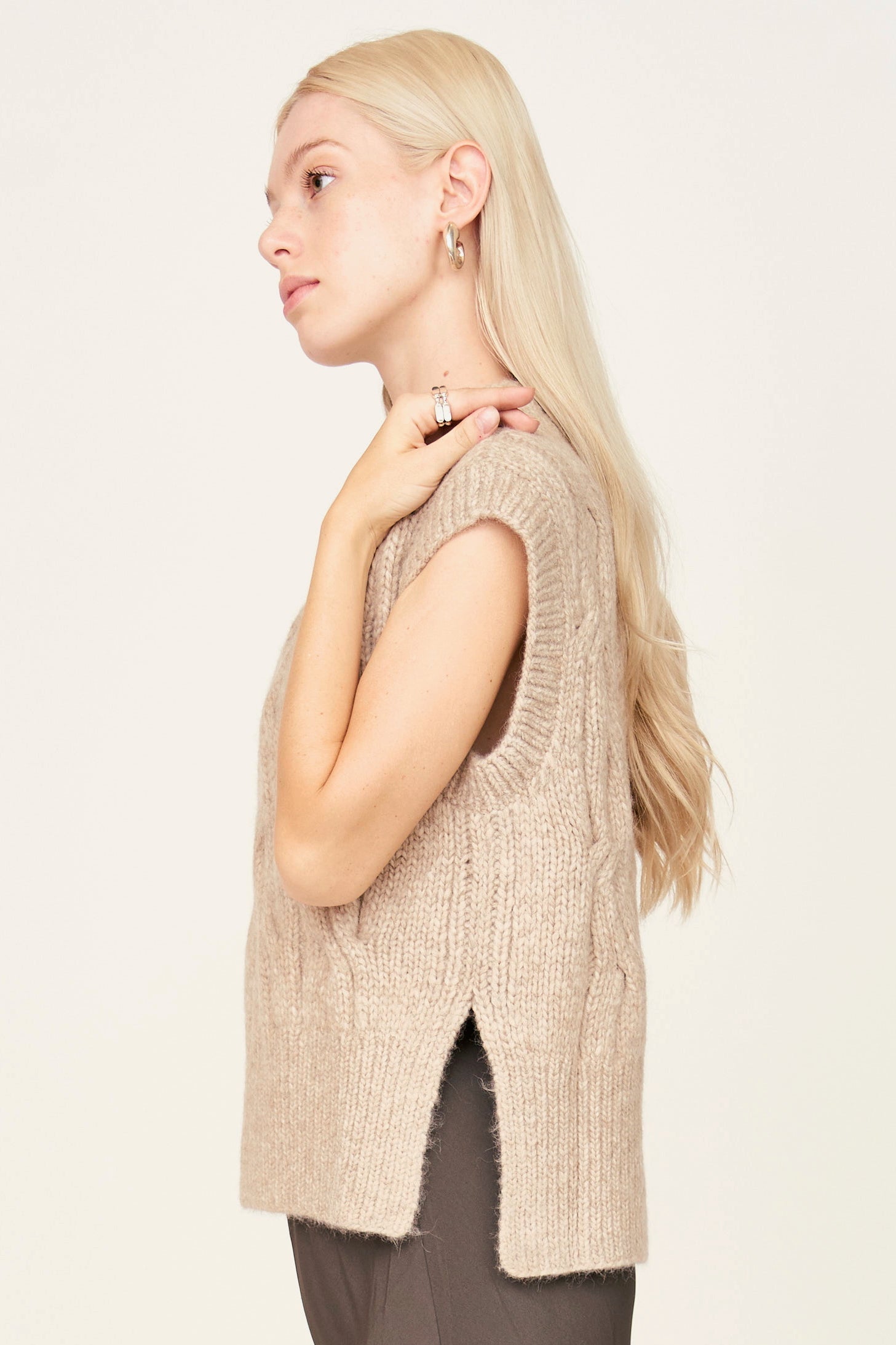 Cortina Hand Knit Sweater Vest in Camel